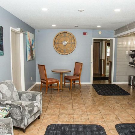 Americas Best Value Inn & Suites Detroit Lakes Ngoại thất bức ảnh