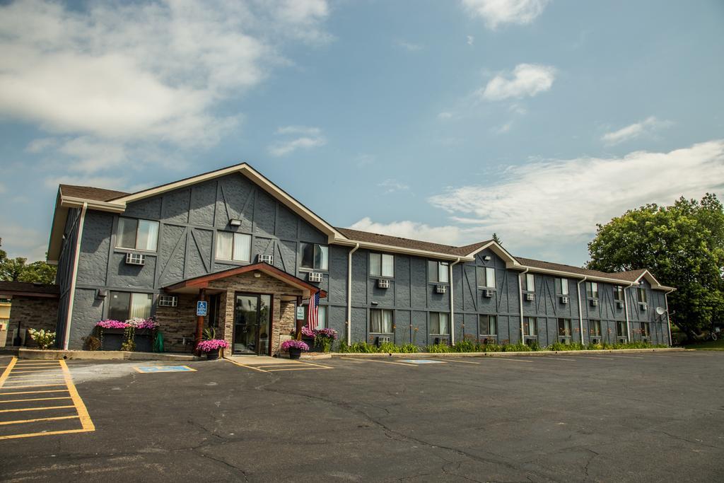 Americas Best Value Inn & Suites Detroit Lakes Ngoại thất bức ảnh
