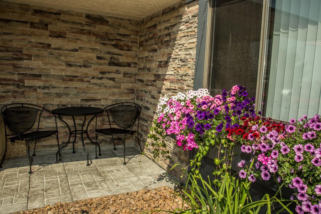 Americas Best Value Inn & Suites Detroit Lakes Ngoại thất bức ảnh