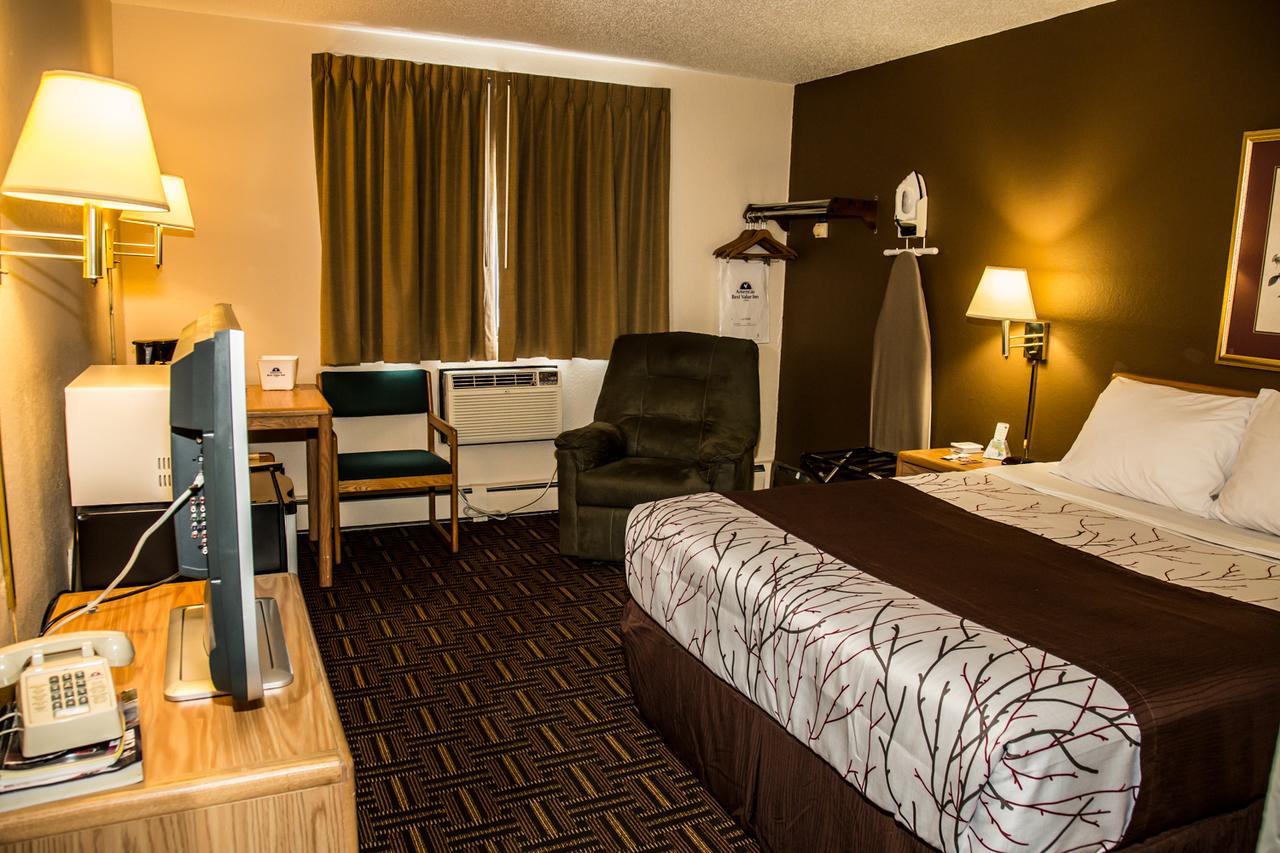 Americas Best Value Inn & Suites Detroit Lakes Ngoại thất bức ảnh