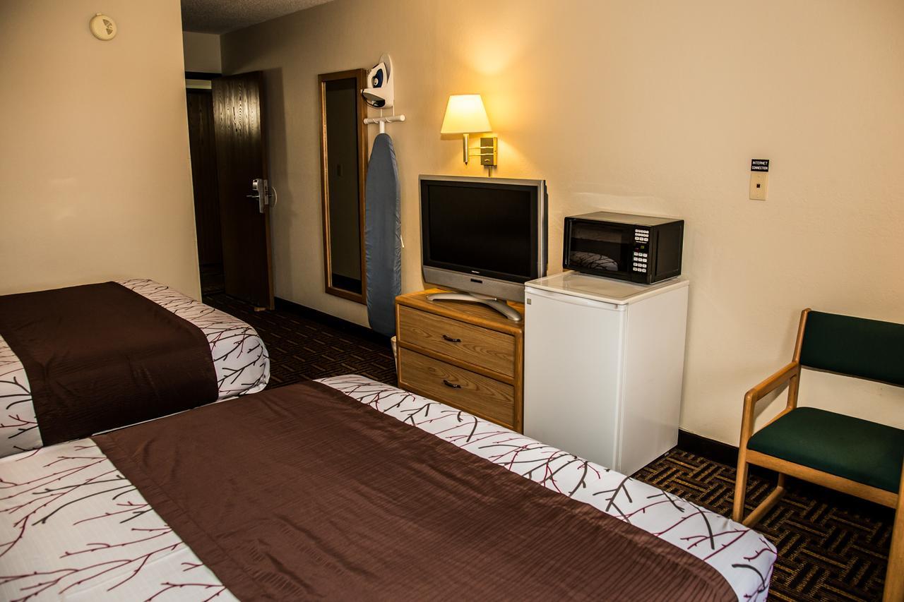 Americas Best Value Inn & Suites Detroit Lakes Ngoại thất bức ảnh