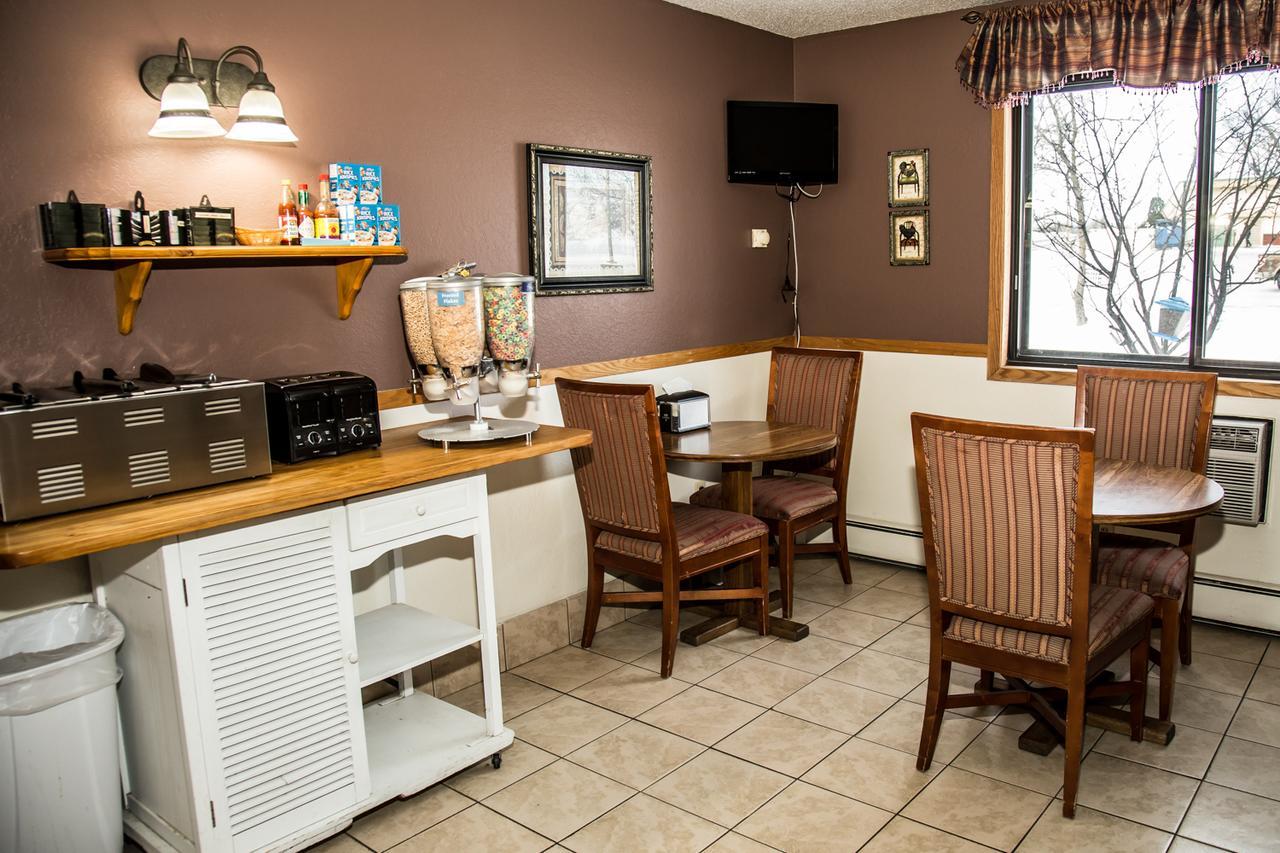 Americas Best Value Inn & Suites Detroit Lakes Ngoại thất bức ảnh