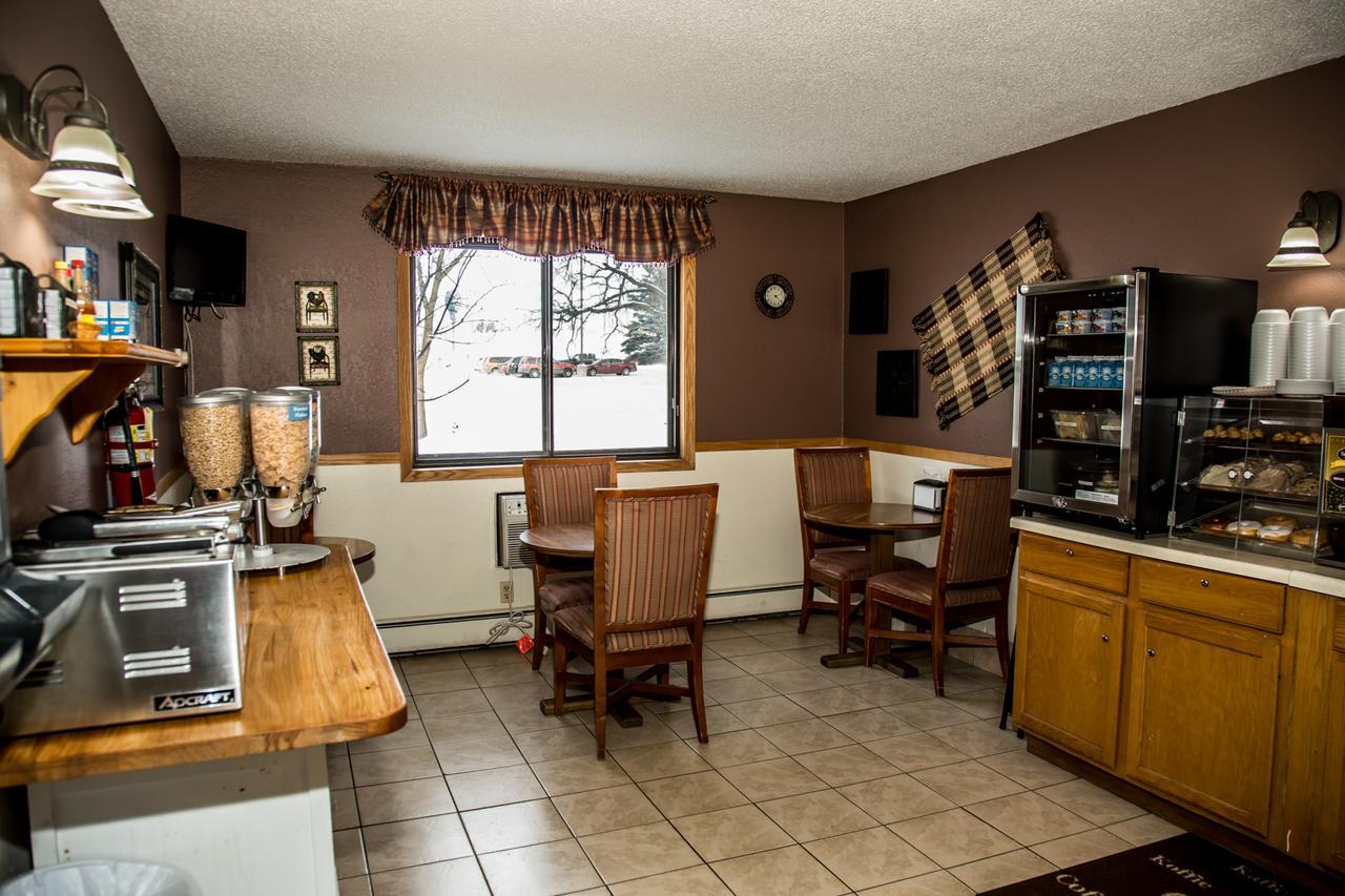 Americas Best Value Inn & Suites Detroit Lakes Ngoại thất bức ảnh