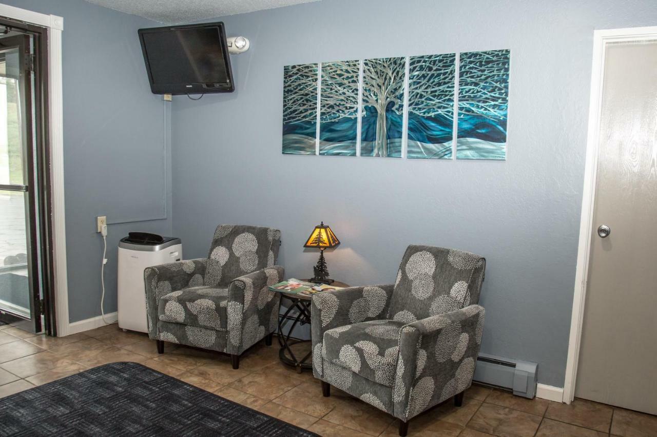 Americas Best Value Inn & Suites Detroit Lakes Ngoại thất bức ảnh
