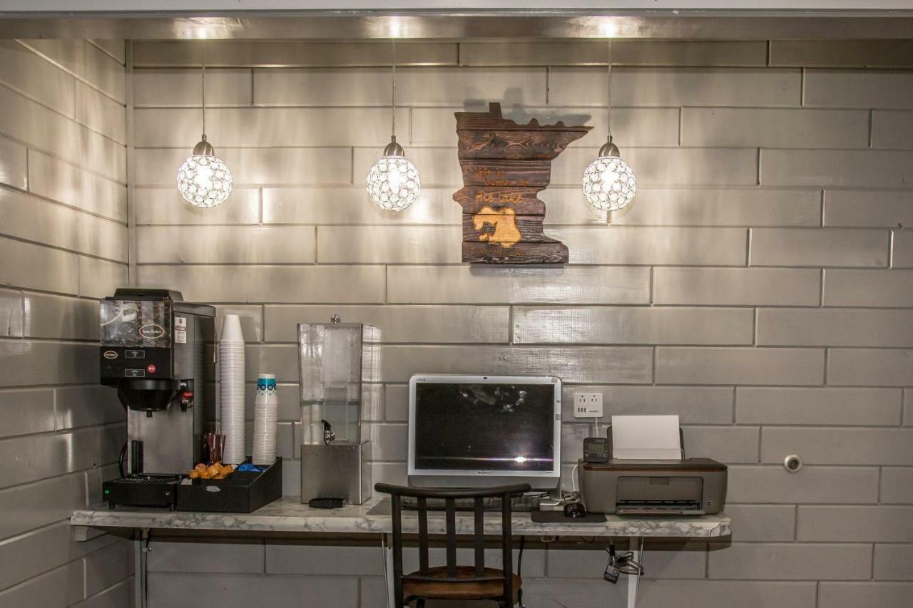 Americas Best Value Inn & Suites Detroit Lakes Ngoại thất bức ảnh